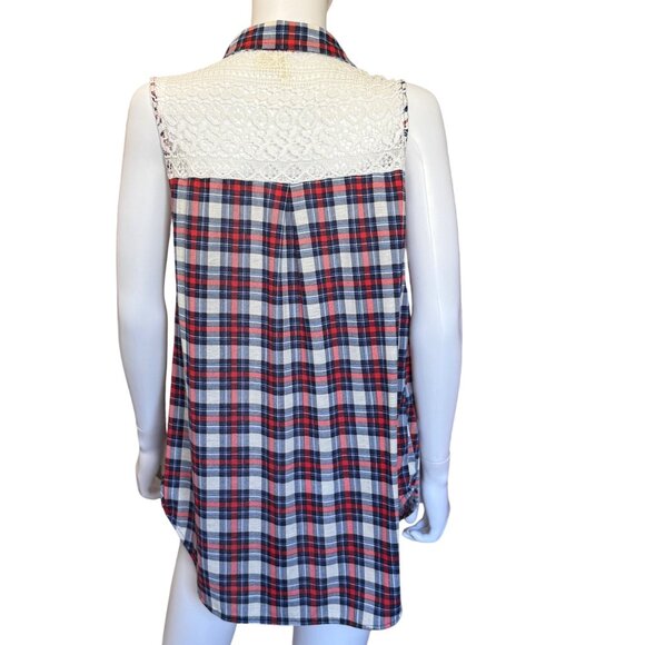 Passport Sleeveless Plaid Button-Down Shirt w/ Lace Back Yoke Detail Womens 2X - Picture 2 of 6